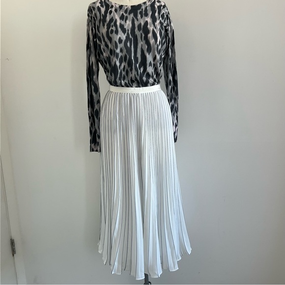 NWT The White Company Pleated white skirt - Picture 3 of 10